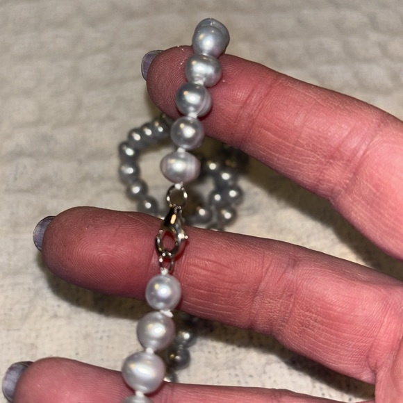 Elegant Silver Pearl Necklace 17” - Picture 2 of 5